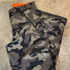 Like New. Boys North face insulated pants
